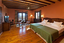 Bedroom in Cervera de Pisuerga hotel