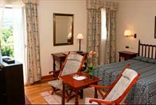 Bedroom in Portomarín hotel