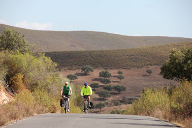 two cyclists in extremadura
